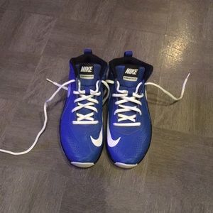 Kids Size 4Y Nike Sneakers